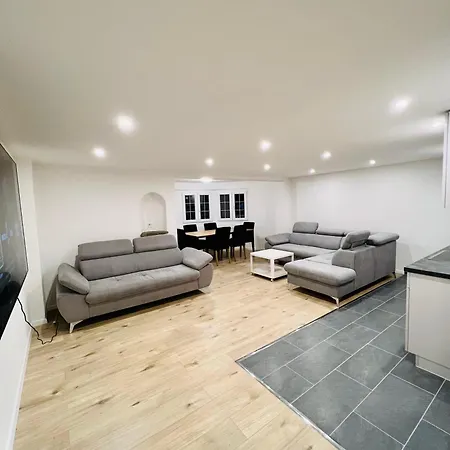 Gemuetliches Fuer Familien Und Gruppen Διαμέρισμα *