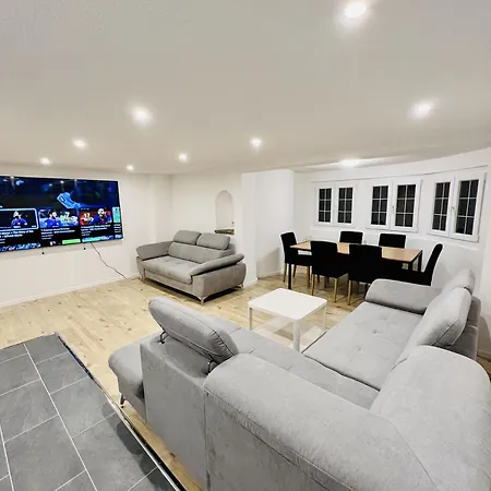 Gemuetliches Fuer Familien Und Gruppen Διαμέρισμα